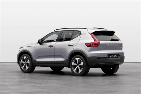2023 Volvo XC40 Active Safety Features Passive Safety Features Security Features